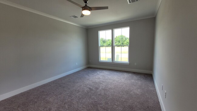 Building Photo - Brand New in Zachary!