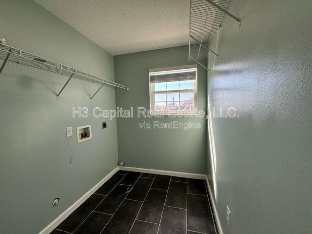 Building Photo - 1041 Flora Lake Ct