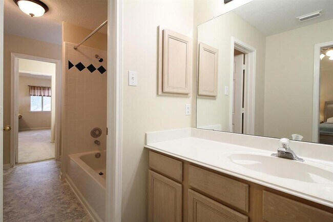 Building Photo - 18811 Cypress Chateau Dr