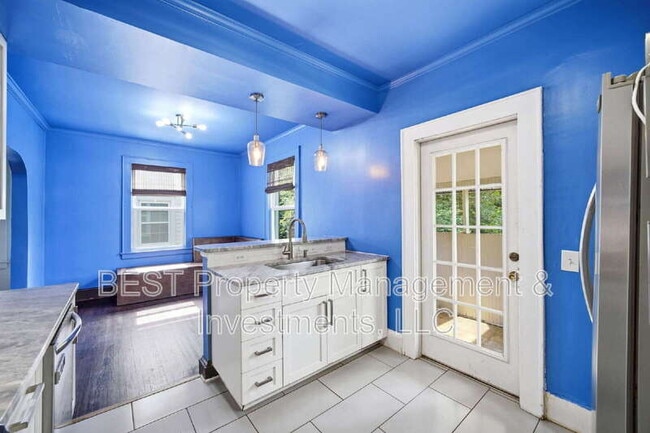 Building Photo - 2208 Wilmore Dr
