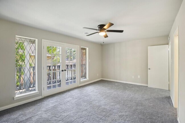 Building Photo - 6531 Coral Ridge Rd