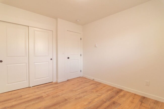 Building Photo - 506-510 SE 46th Ave