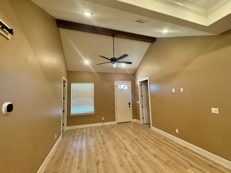 Building Photo - 526 Cheyenne Trail
