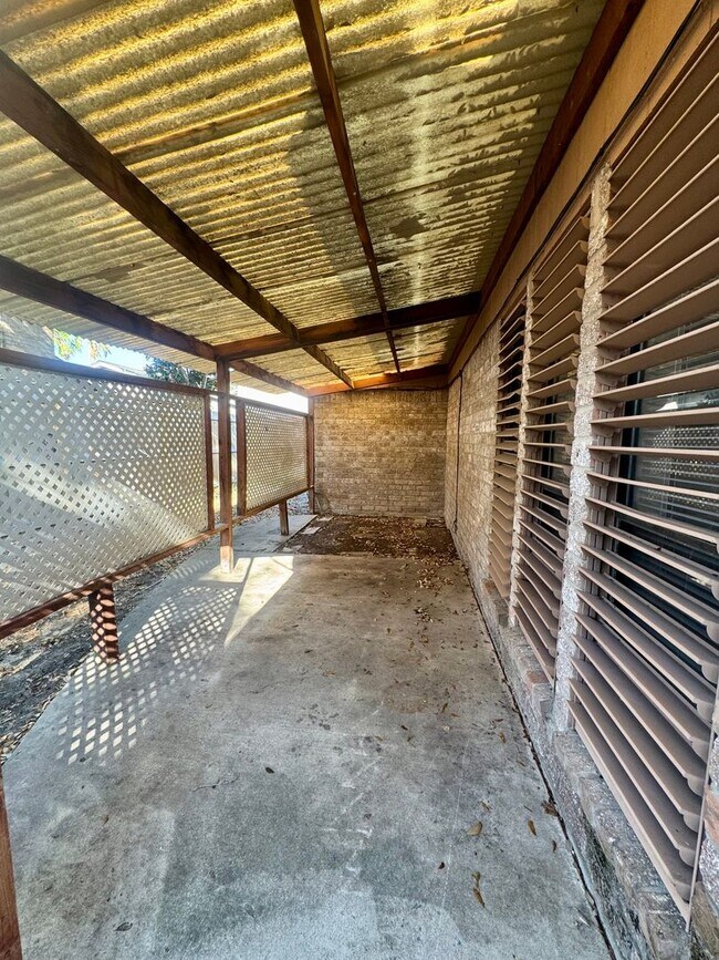 Building Photo - 5909 Golden Canyon Dr