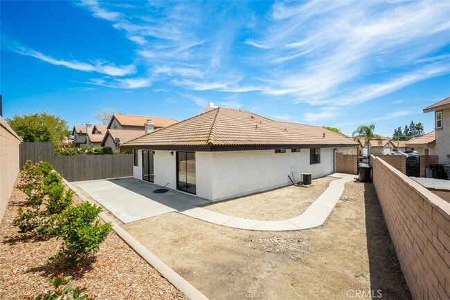 Building Photo - 10638 Grandview Dr