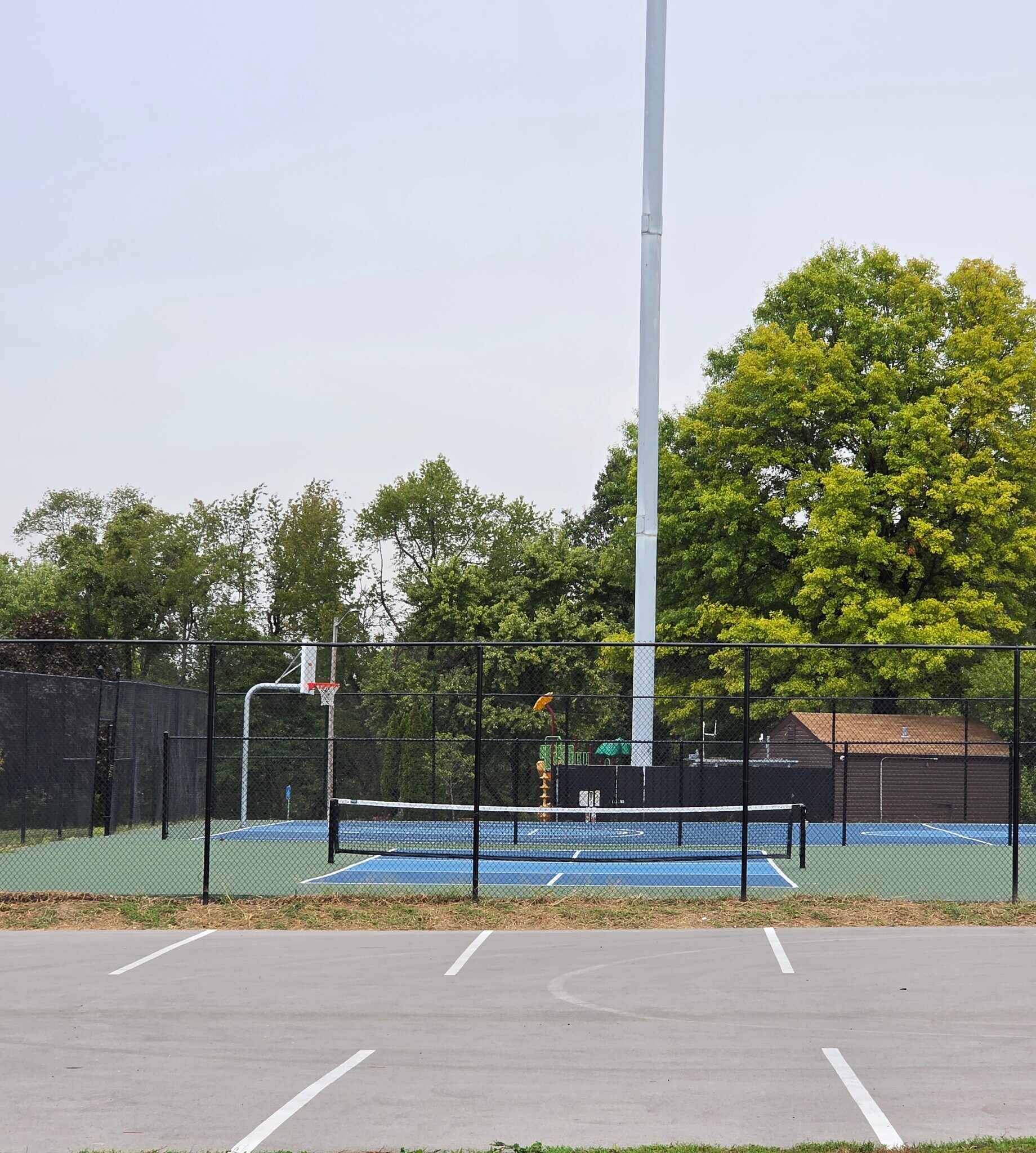 pickleball court & basket ball court - 5421 Bermuda Dr