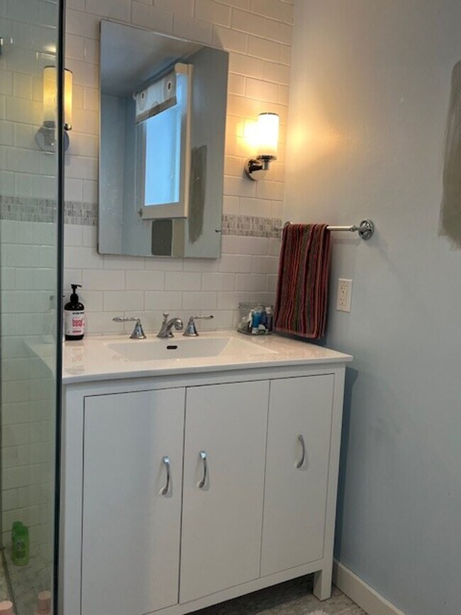 Building Photo - 296 Brick School Rd