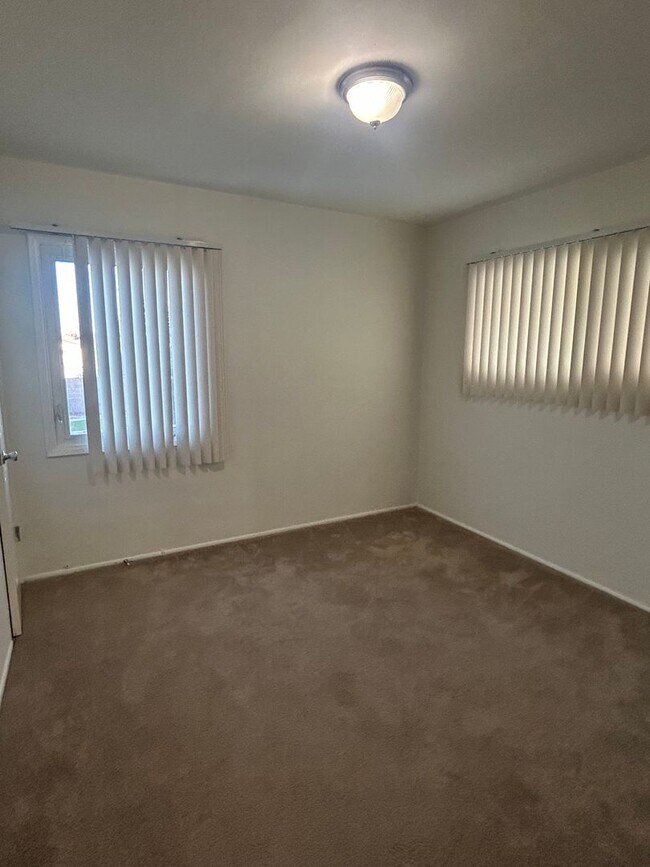 Building Photo - Large North Torrance House. Torrance Schools, Huge yard, 2 car garage hookups **OPEN HOUSE EVERY ...