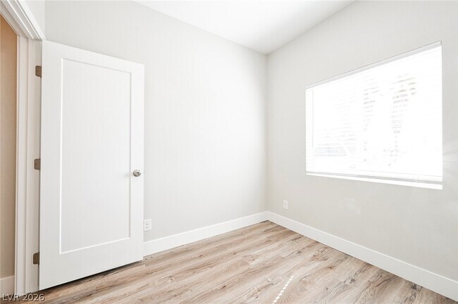 Building Photo - 5018 Holt Ave