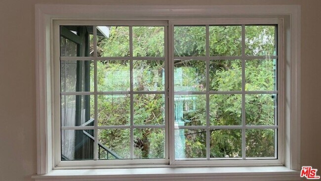 Building Photo - 4112 Ocean View Blvd