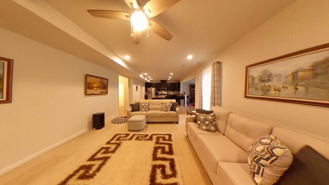 Building Photo - Large Single Home in The Woodlands On Fish...