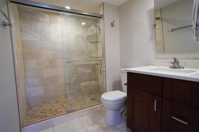 Building Photo - 400 Island Way