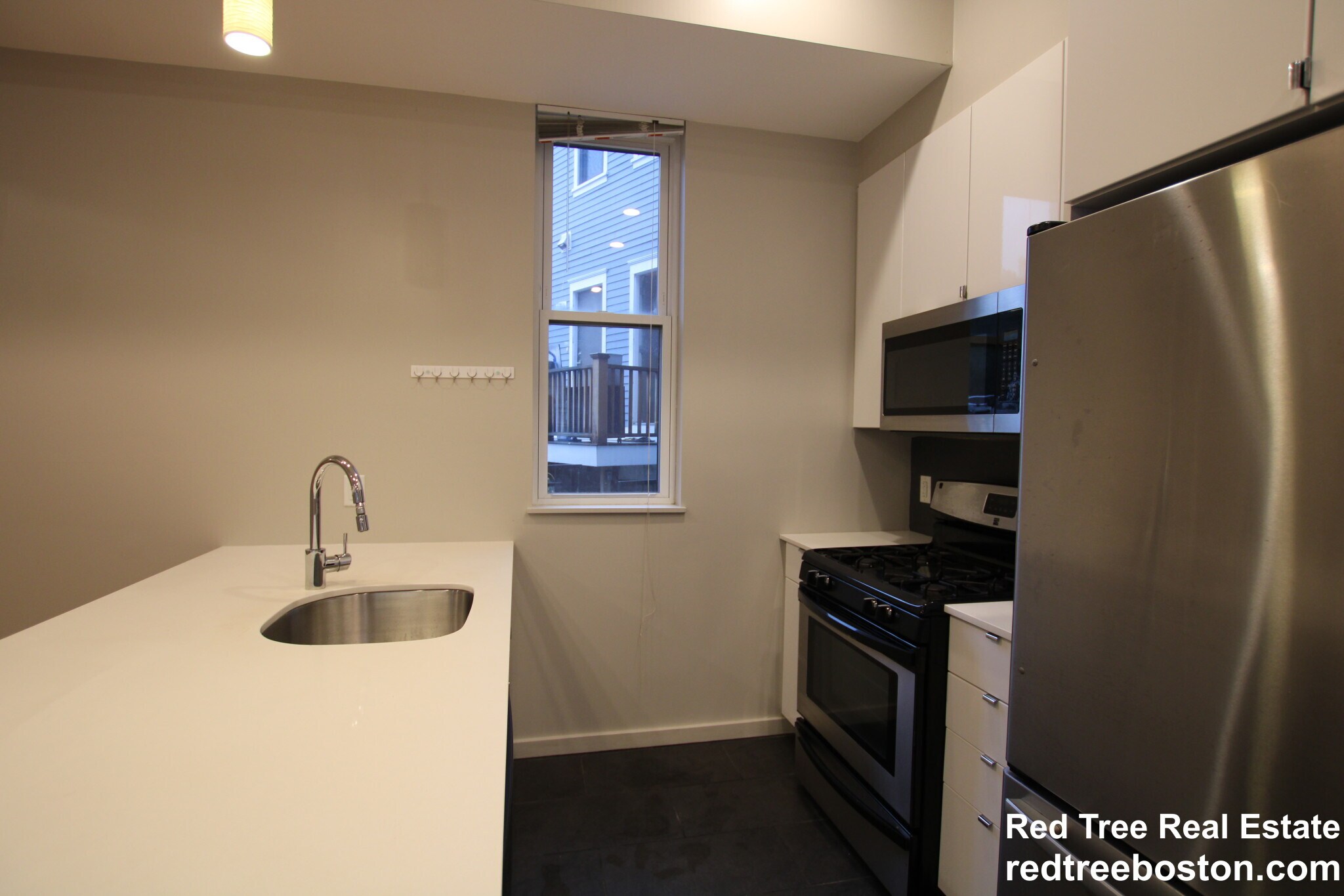 Building Photo - 55 Glenville Ave