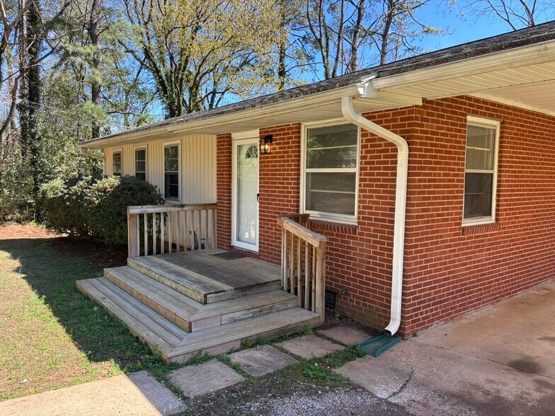Building Photo - 1012 Powell Dr