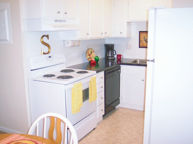 Alder Ridge Apartments 3890 Old Vineyard Rd WinstonSalem NC 27104