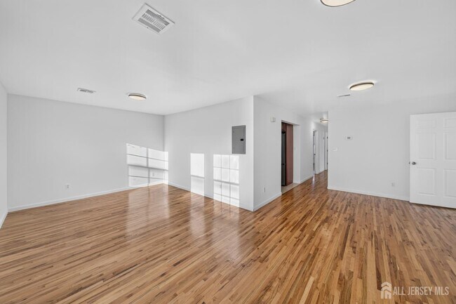 Building Photo - 138 Pershing Ave