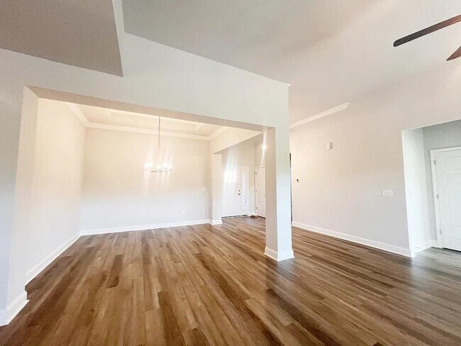 Building Photo - 335 Cypress Holw Trl