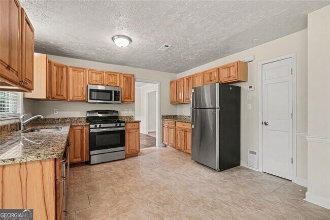 Building Photo - 175 Woodsong Dr