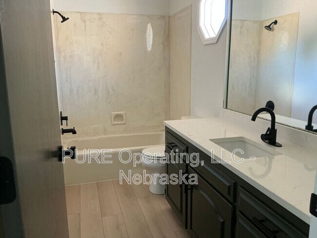 Building Photo - 15527 Mason Cir
