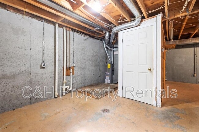 Building Photo - 2252 Avenue C