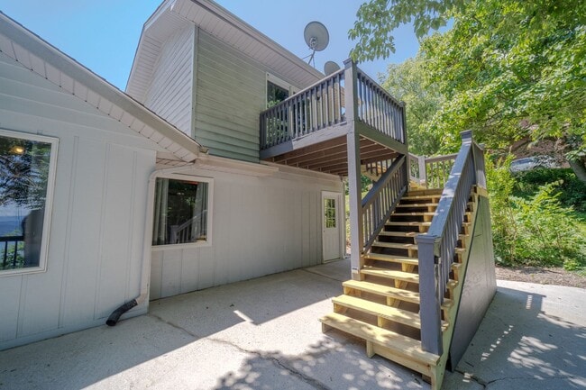 Building Photo - Scenic Lakeview Rental located on Boatman'...