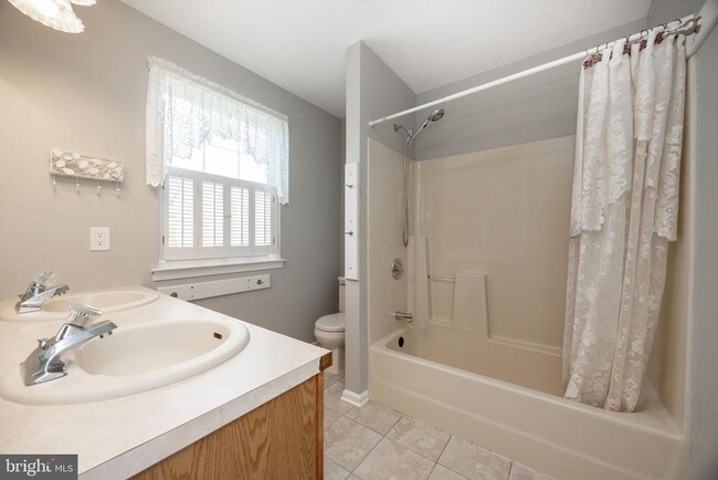 Building Photo - 247 Prince William Way