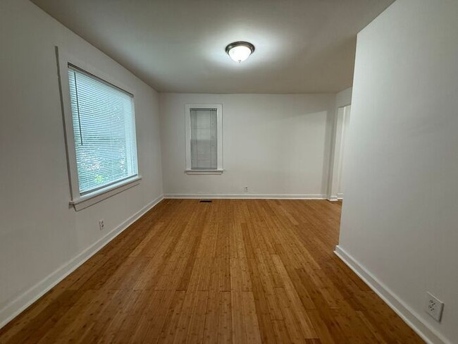 Building Photo - For Rent - Charming 3 Bedroom House in Eas...