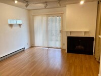 Building Photo - 370 Imperial Way