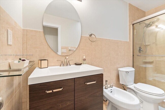 Building Photo - 2650 Scott St