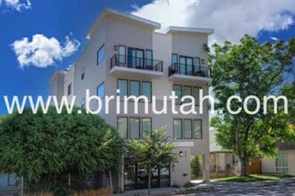 Building Photo - 945 S Washington St