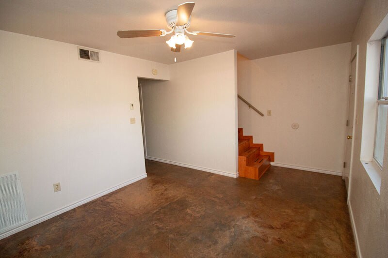 Building Photo - 114 Scofield Ave