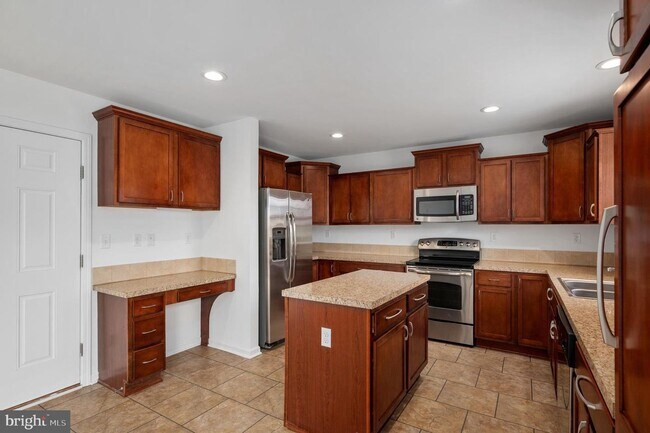 Building Photo - 259 Olympic Dr