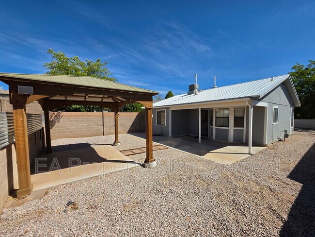 Building Photo - 4819 Platinum Loop NE