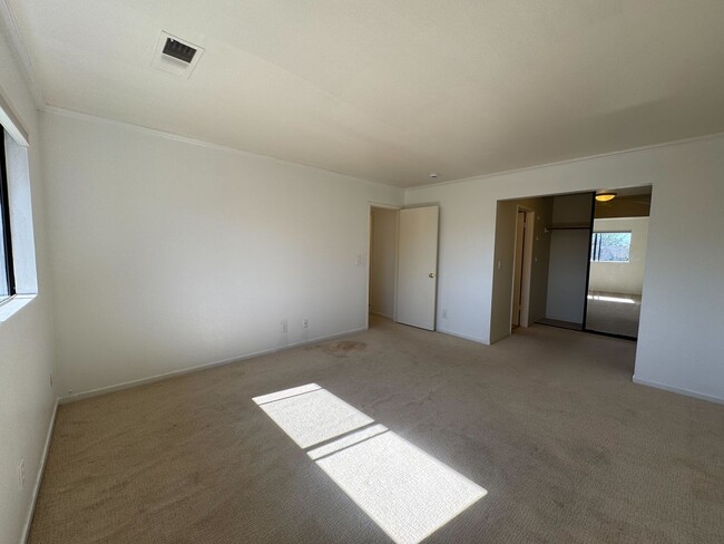 Building Photo - Bright & Airy 2-Bed, 2-Bath Condo in Sonom...