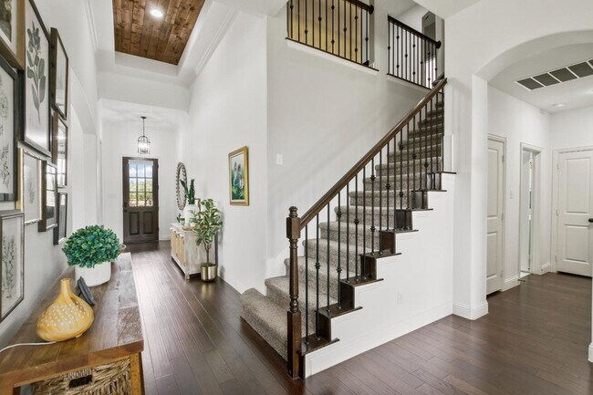 Building Photo - 4301 Overbrook Dr