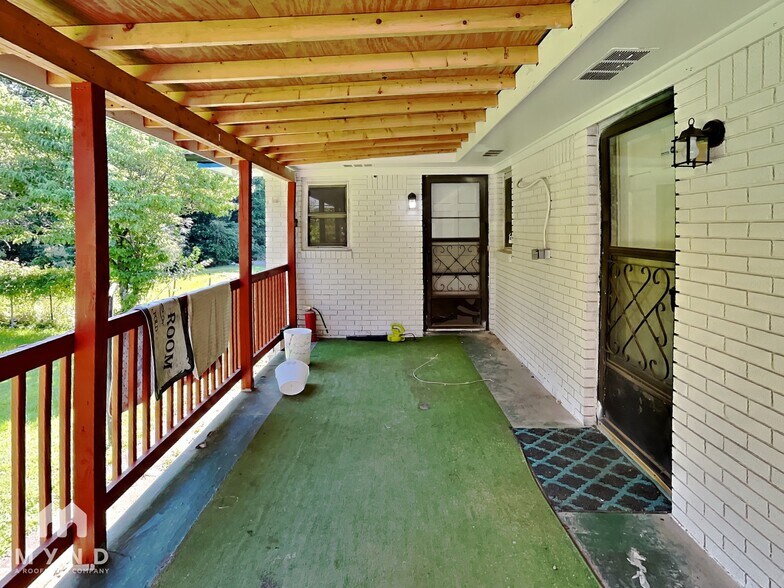 Building Photo - 1429 Vesta Ave