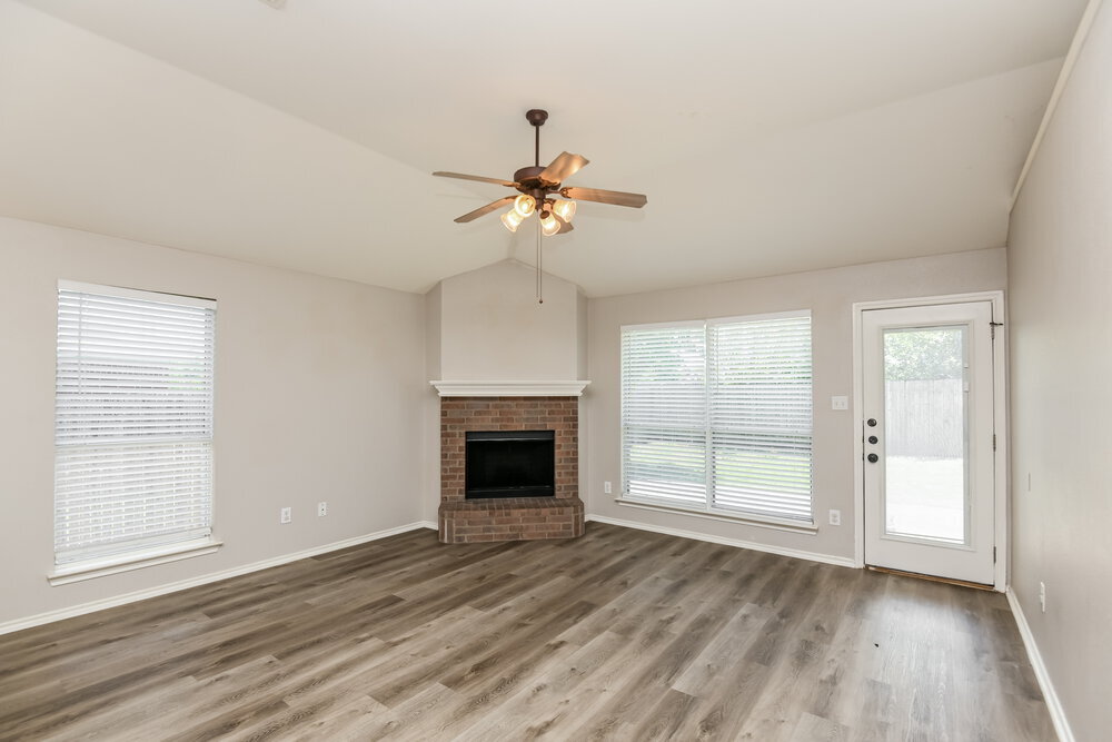 Building Photo - 1345 Meadowbrook Ln