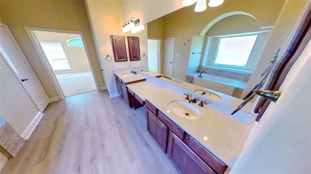 Building Photo - 4504 Woodcrest Ln