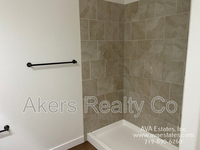 Building Photo - 970 S Coral Pl