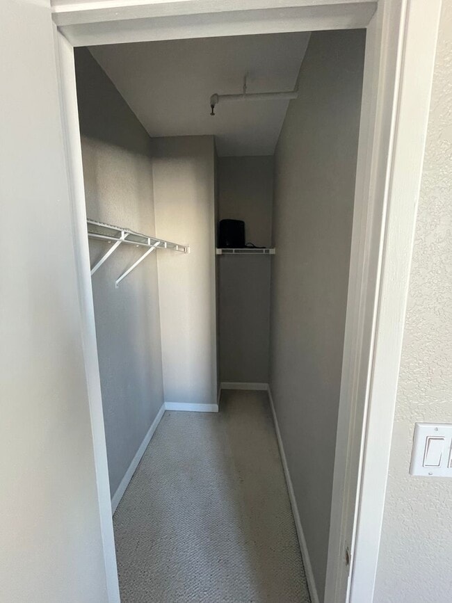 Building Photo - San Francisco furnished, High-floor studio...