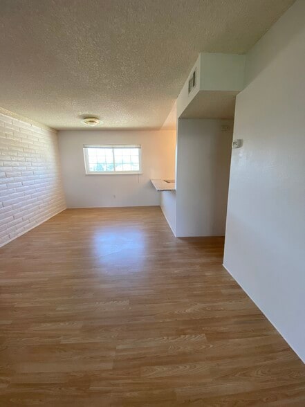 Building Photo - 6800 E Tennessee Ave