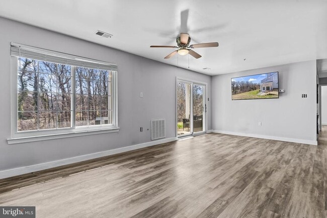 Building Photo - 8730 Grasmere Ct