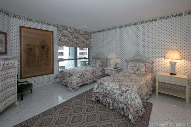 Building Photo - 10155 Collins Ave