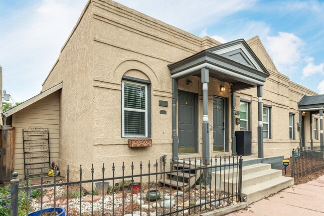 Building Photo - 2482 W Argyle Pl