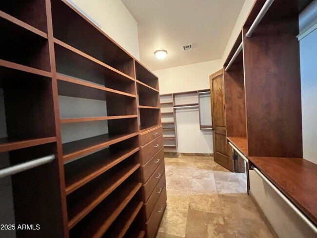 Building Photo - 6128 E Duane Ln