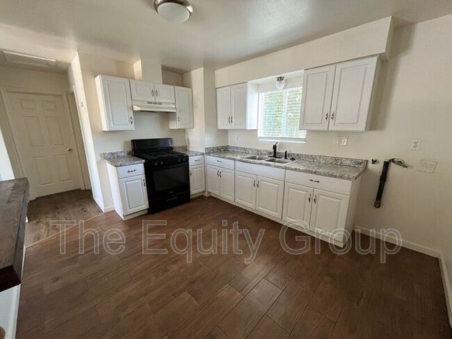 Building Photo - 202 S Kessing St