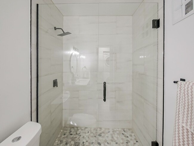 Building Photo - Luxury Living at Z on Plymouth – 1,000 SF Two-Bedroom Residence