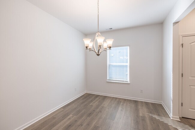 Building Photo - BEAUTIFUL 3 Bedroom Home - Stonebridge Fairways - AVAILABLE NOW