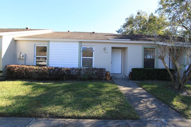 Primary Photo - Charming 3 Bedroom, 2 Bathroom Home in Win...