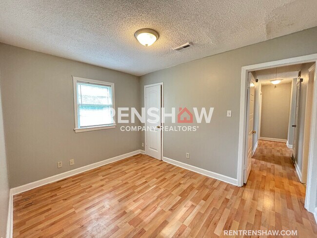 Building Photo - 3932 Dearborn St